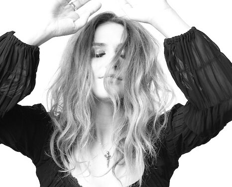 LIVE: Lynne Jackaman Acoustic Set | June 25